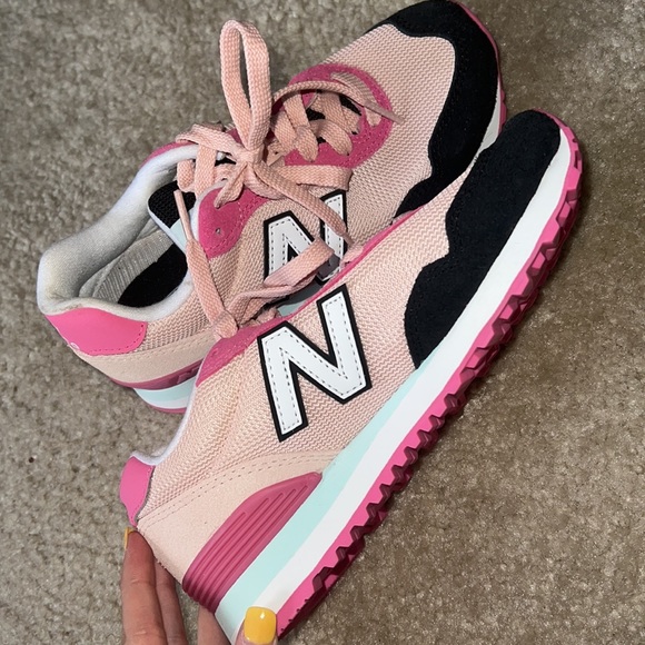 NEW BALANCE SNEAKERS - Picture 2 of 5